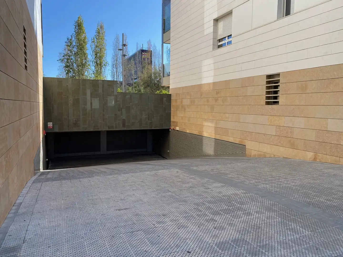Individual with lift for sale in Carrer de Josep Tarradellas, imagen 3