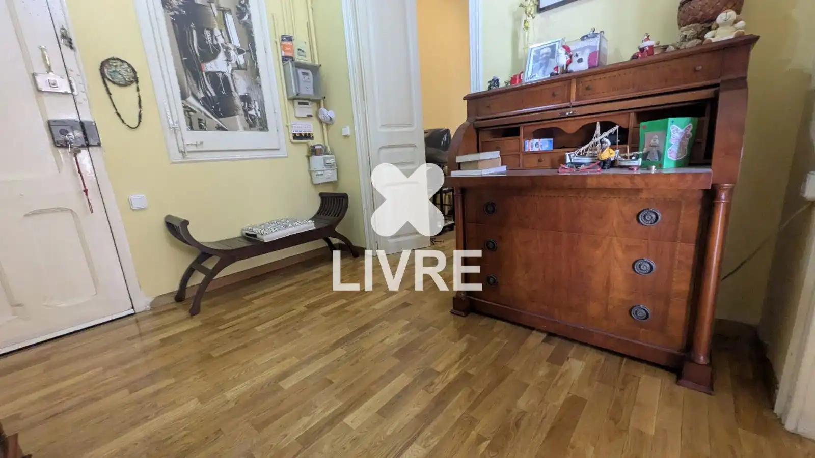 Sala d'estar de Pis en venda en Barcelona amb Aire condicionat, Calefacció i Parquet