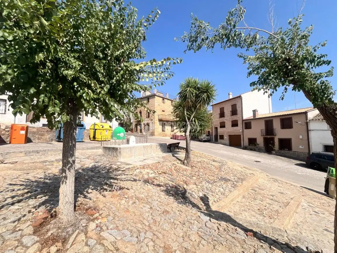 Vista exterior de Casa adosada en venda en Aldeanueva de Barbarroya