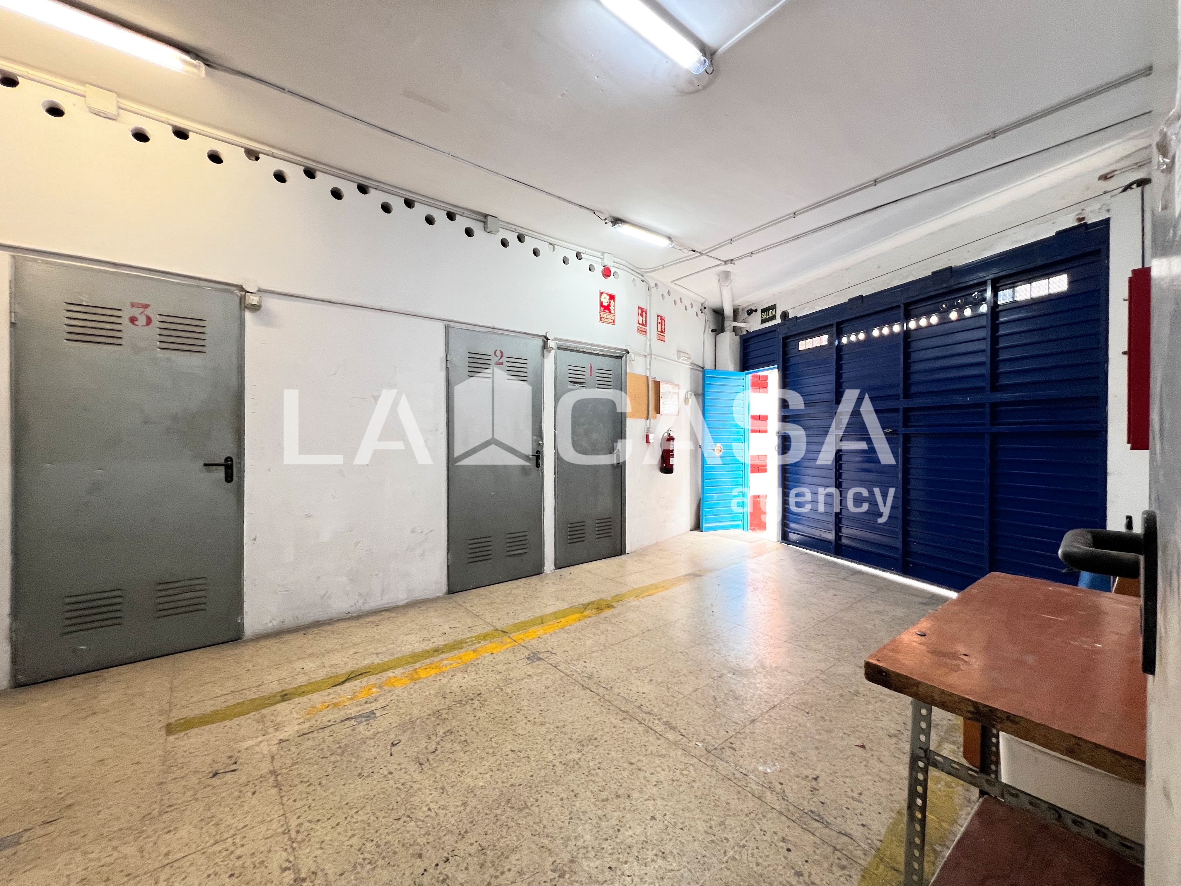 Box room for sale in Badalona