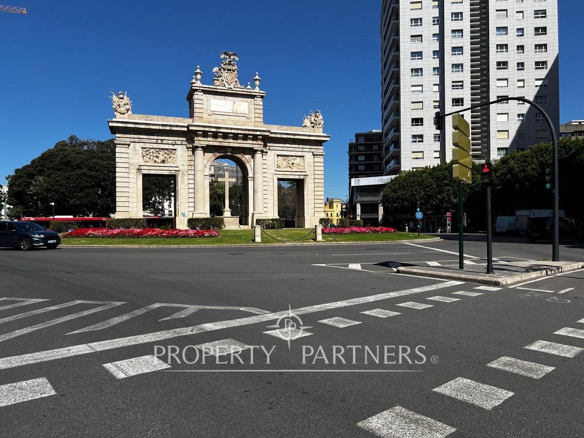 Exterior view of Premises to rent in  Valencia Capital  with Terrace