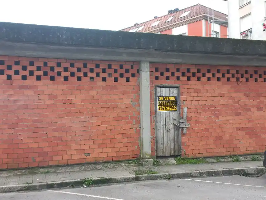 Parking de Local en venta en Padrón