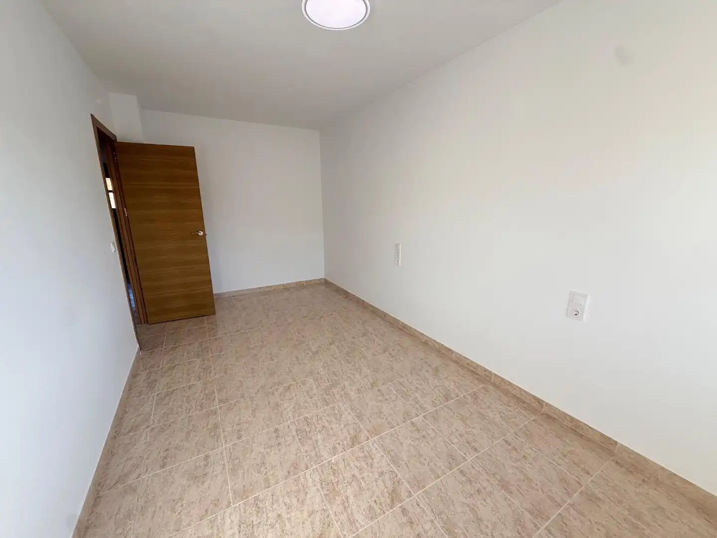 Piso en venta en Roquetas de Mar con Jardín privado, Terraza y Piscina comunitaria