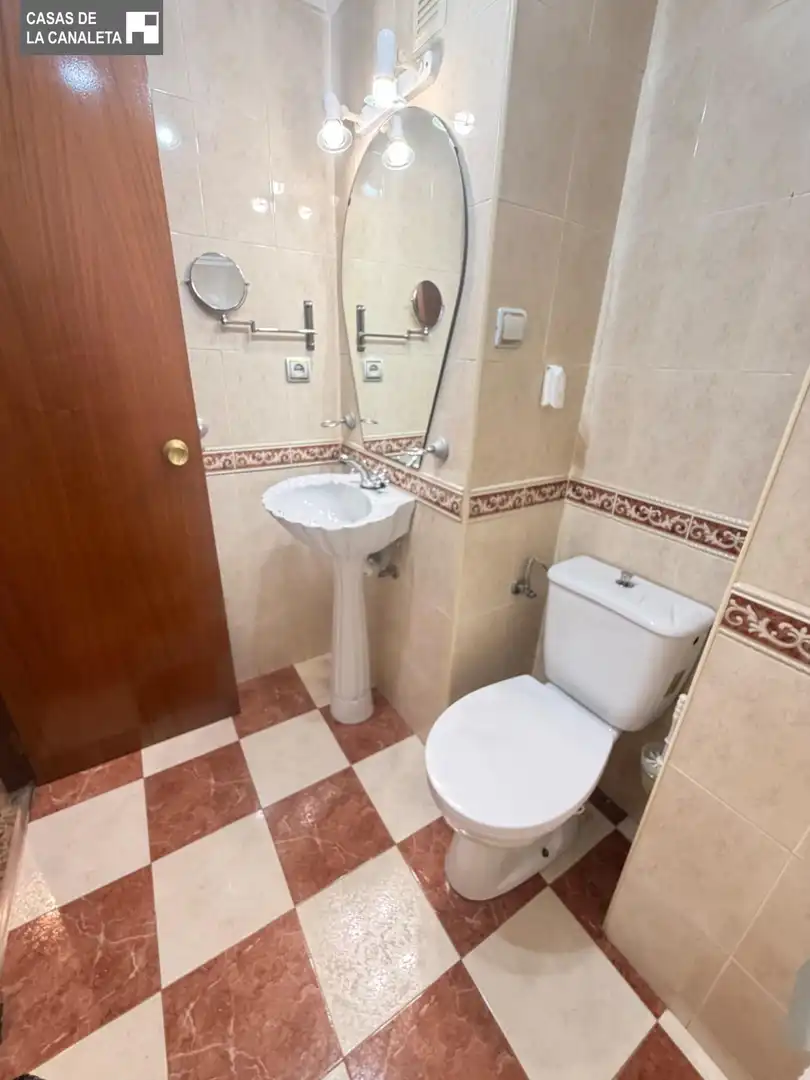 Baño de Piso en venta en Valencia con Aire acondicionado y Balcón