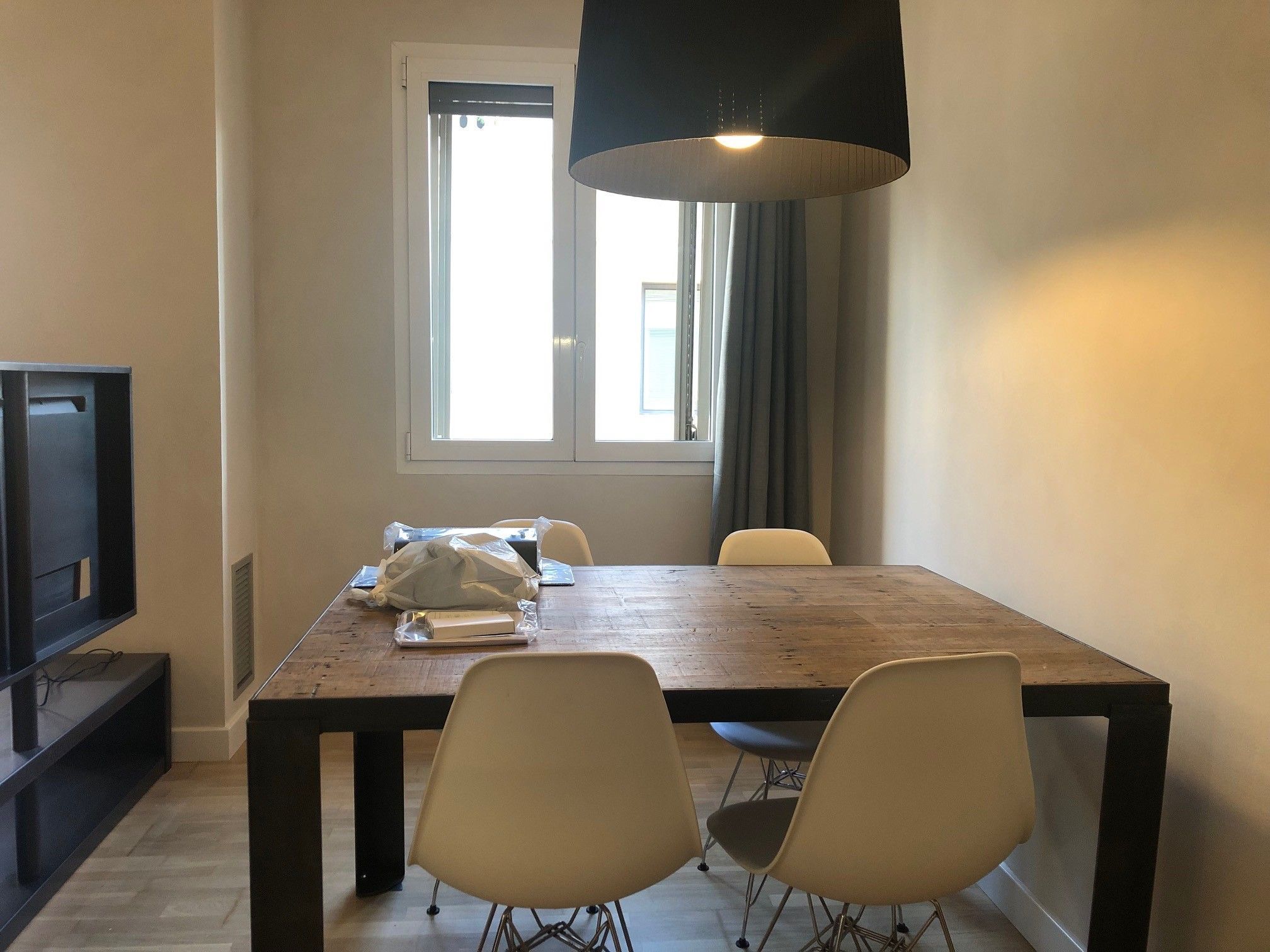 Menjador de Pis de lloguer en  Barcelona Capital amb Aire condicionat, Calefacció i Parquet