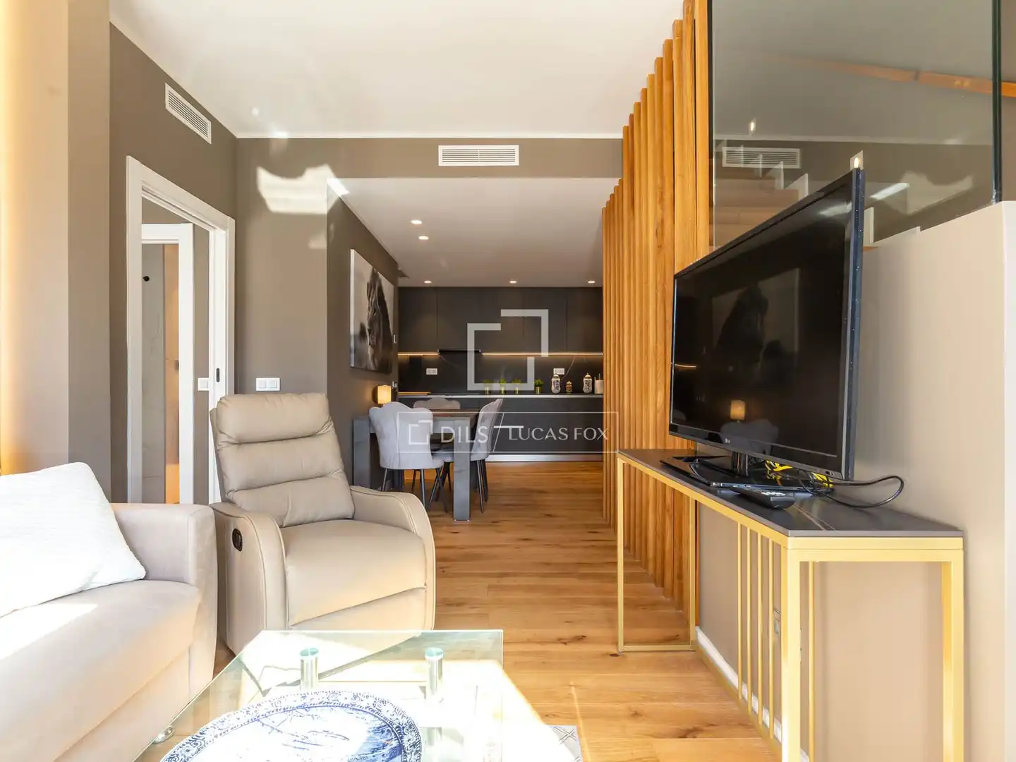 Sala d'estar de Casa o xalet en venda en Esplugues de Llobregat amb Aire condicionat, Calefacció i Parquet
