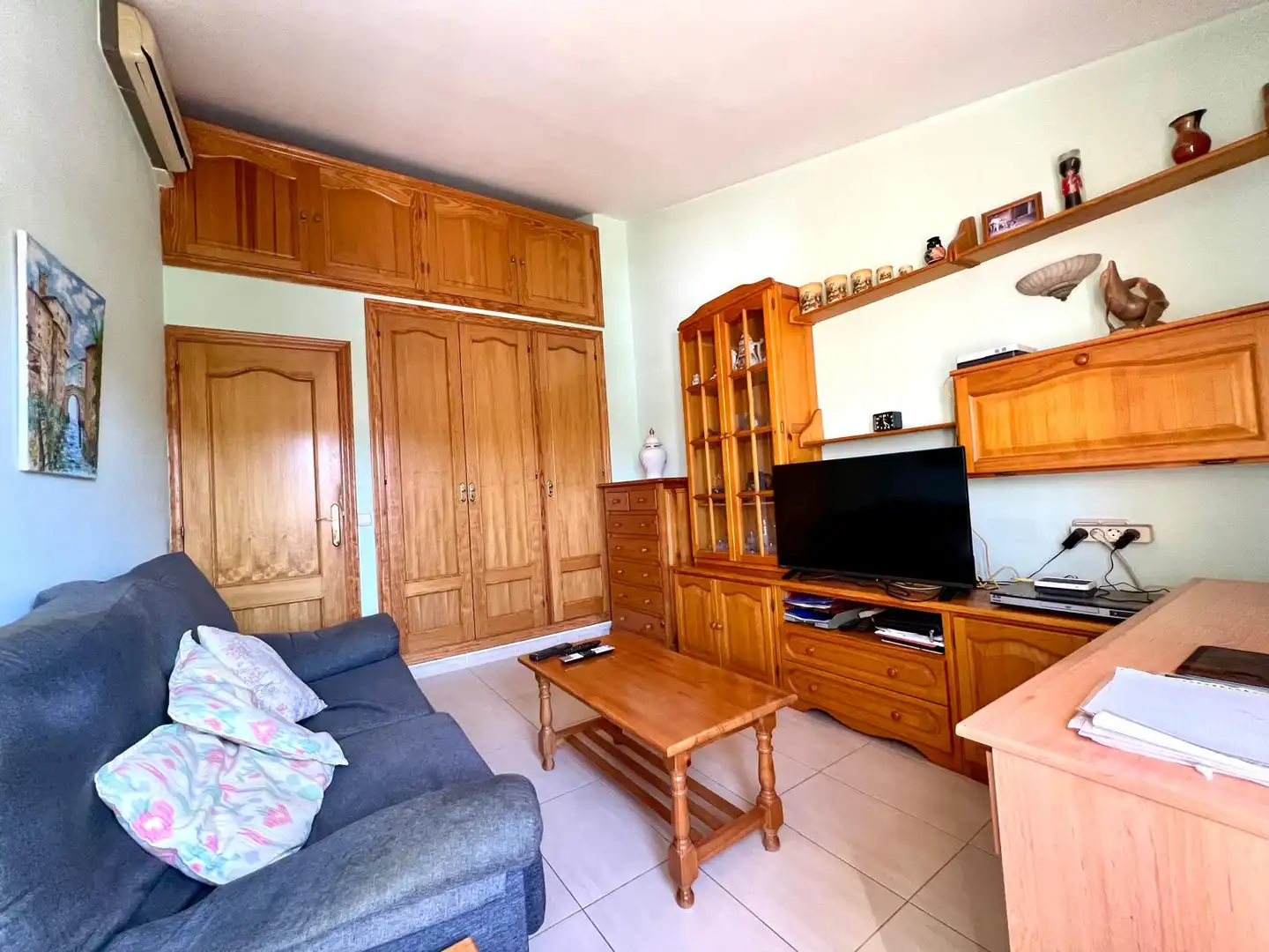 Sala d'estar de Casa adosada en venda en  Palma de Mallorca amb Aire condicionat, Calefacció i Jardí privat
