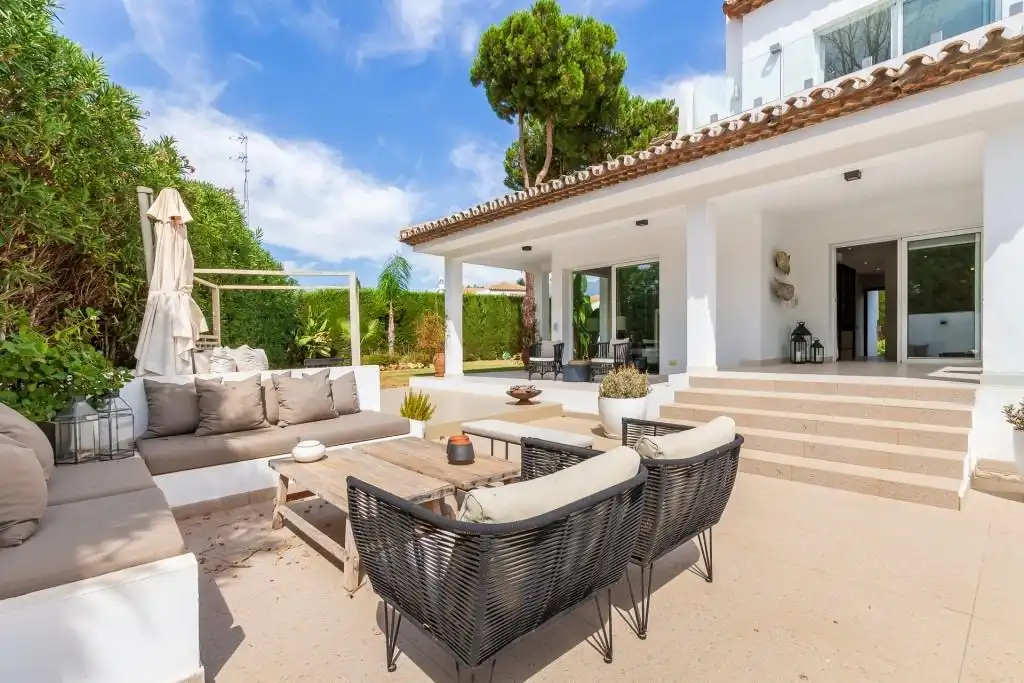 Terrassa de Casa o xalet en venda en Marbella amb Aire condicionat, Calefacció i Jardí privat