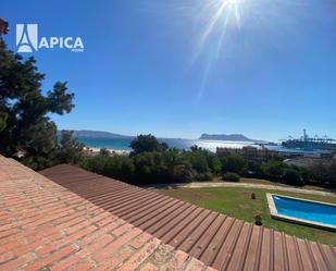 Vista exterior de Casa o xalet en venda en Algeciras amb Aire condicionat, Calefacció i Piscina