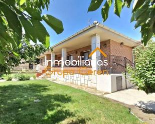 Exterior view of House or chalet for sale in Bascuñana  with Terrace and Swimming Pool