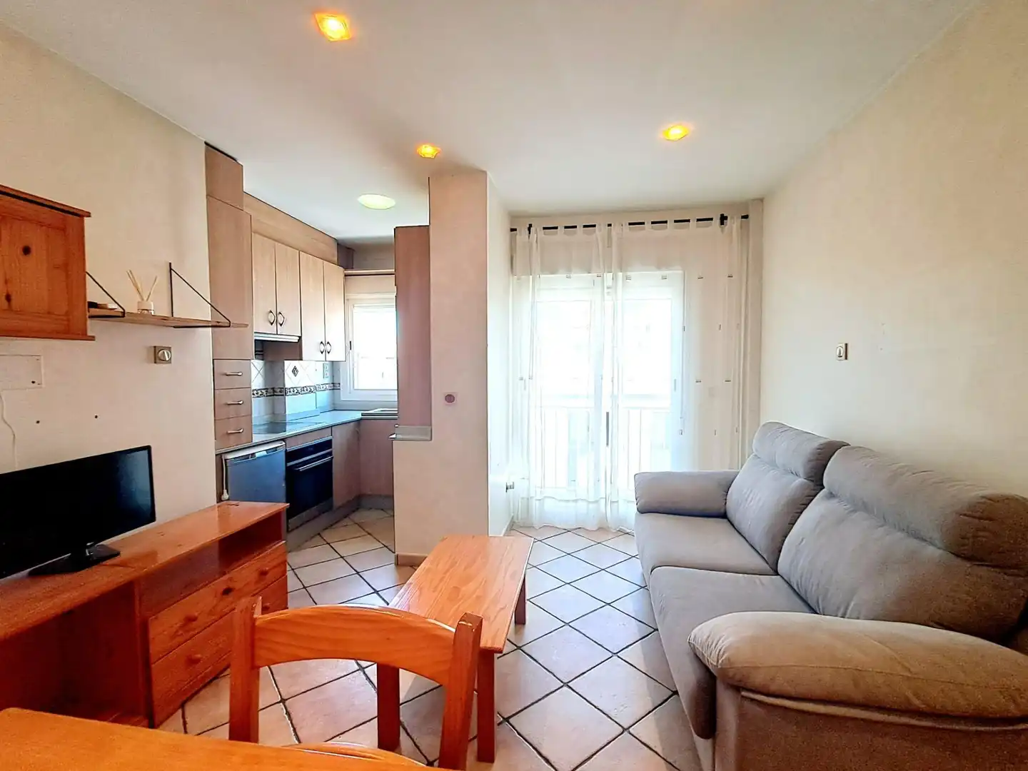 Sala d'estar de Apartament en venda en Águilas amb Aire condicionat, Calefacció i Jardí privat