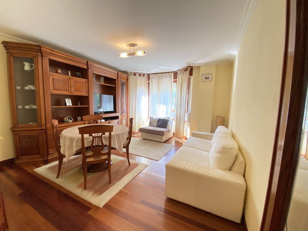 Living room of Flat to rent in Sopelana  with Heating, Oven and Washing machine