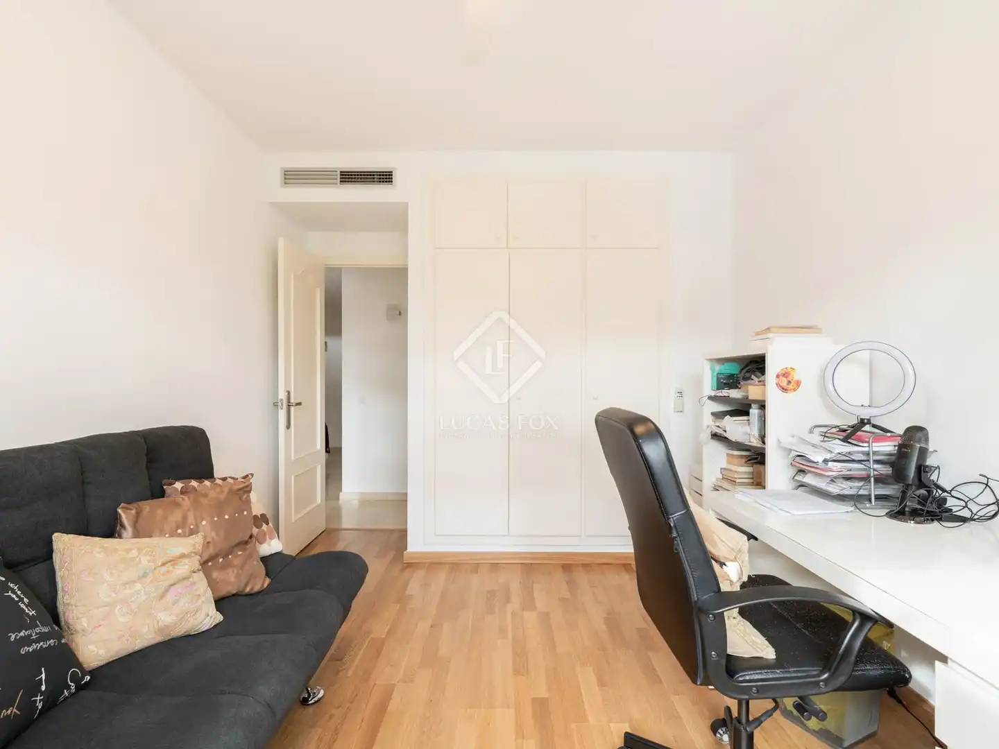 Habitación de Casa o chalet en venta en Gavà con Aire acondicionado, Calefacción y Jardín privado