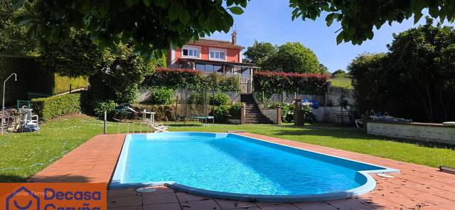 Casa-chalet en Venta en Cambre