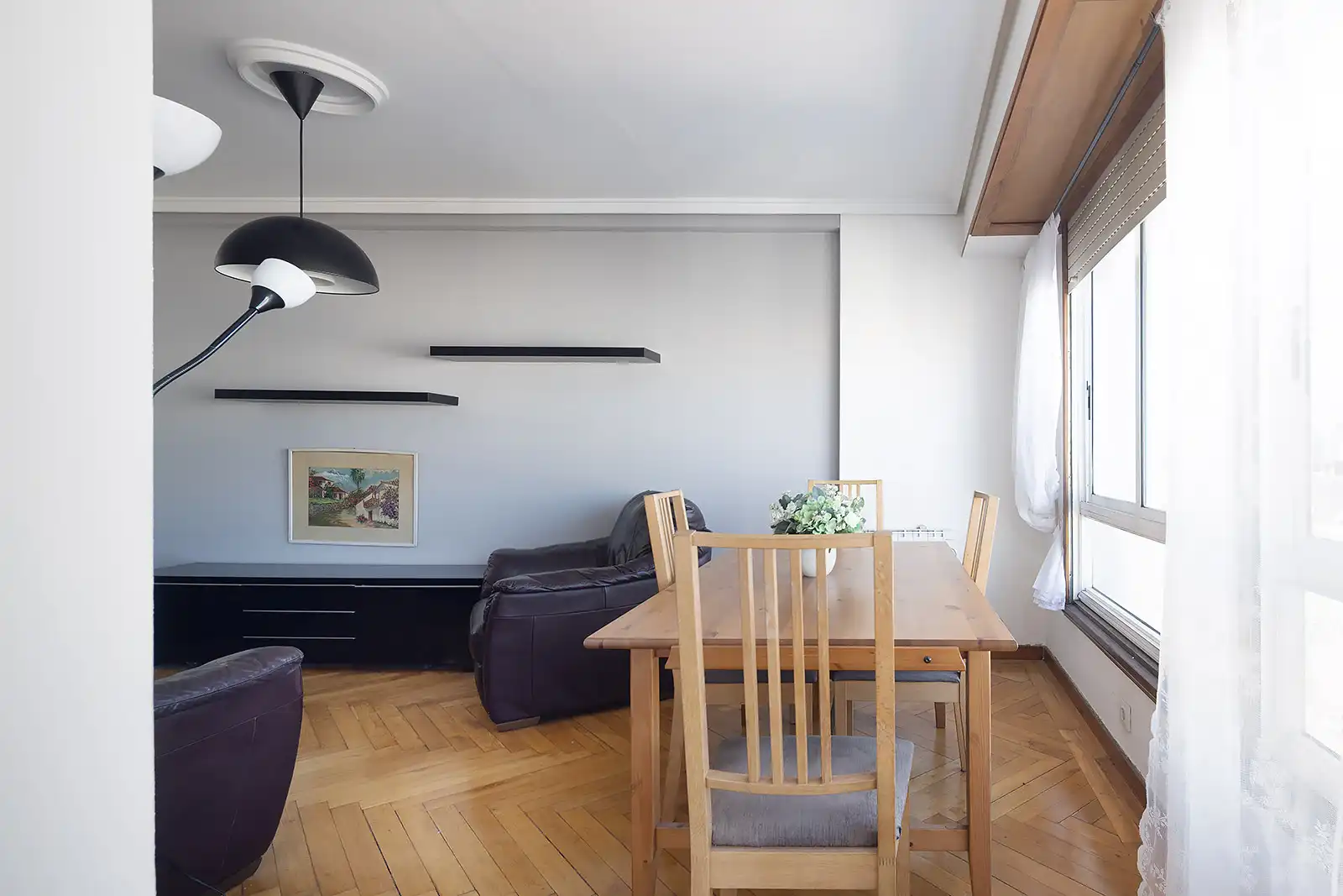 Sala d'estar de Pis en venda en A Coruña Capital  amb Calefacció, Parquet i Moblat