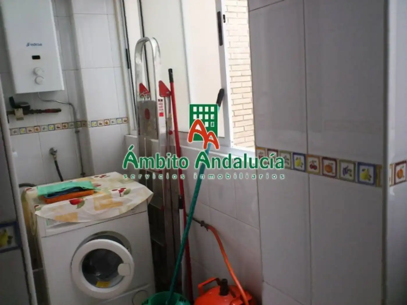 Bathroom of Flat for rent in Granada  with Heating and Furnished