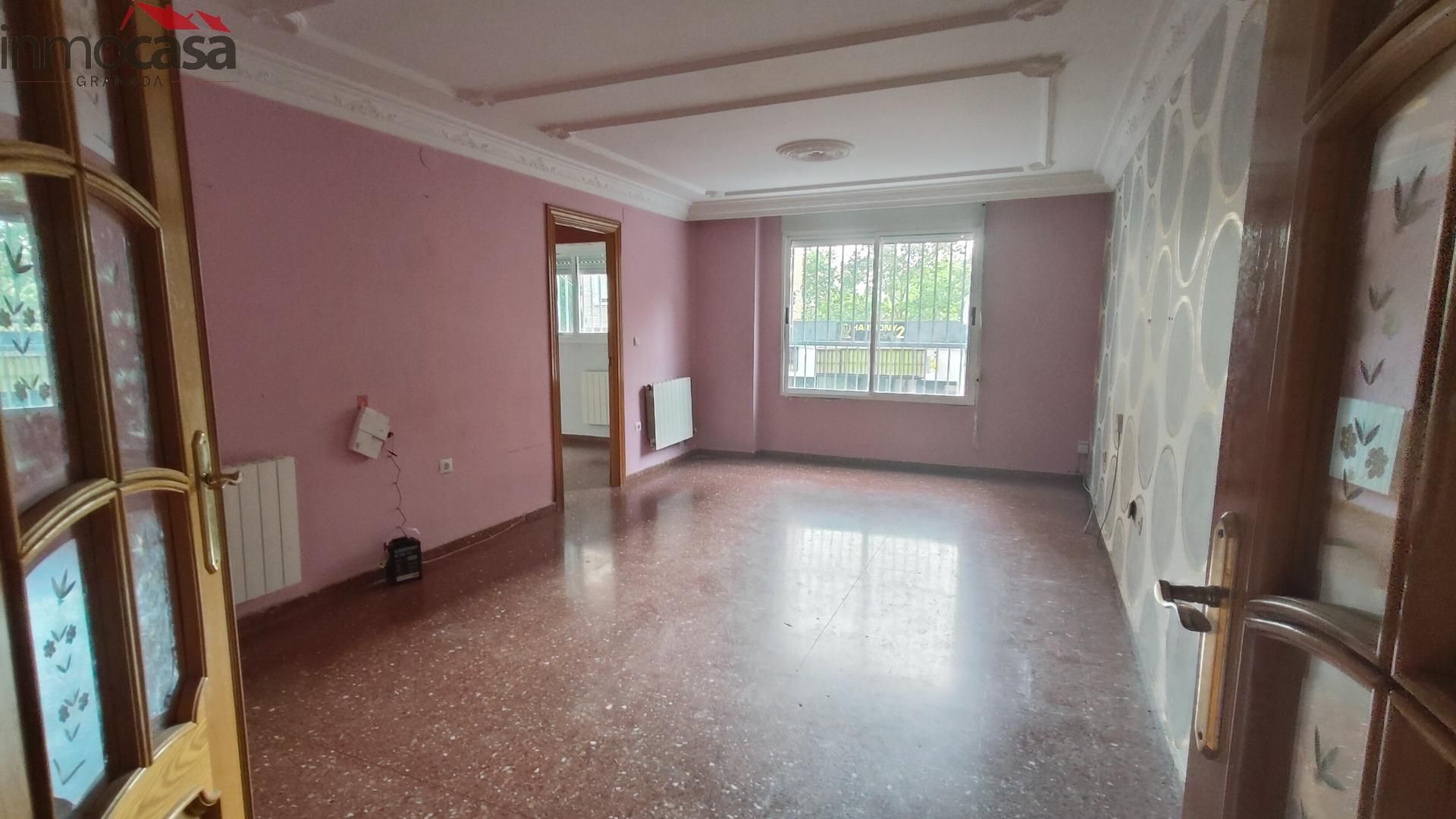 Living room of Flat for sale in  Granada Capital  with Heating, Private garden and Alarm