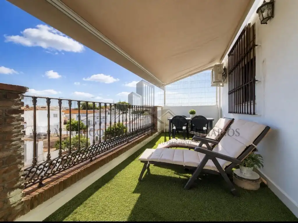 Terrassa de Casa o xalet en venda en Sevilla