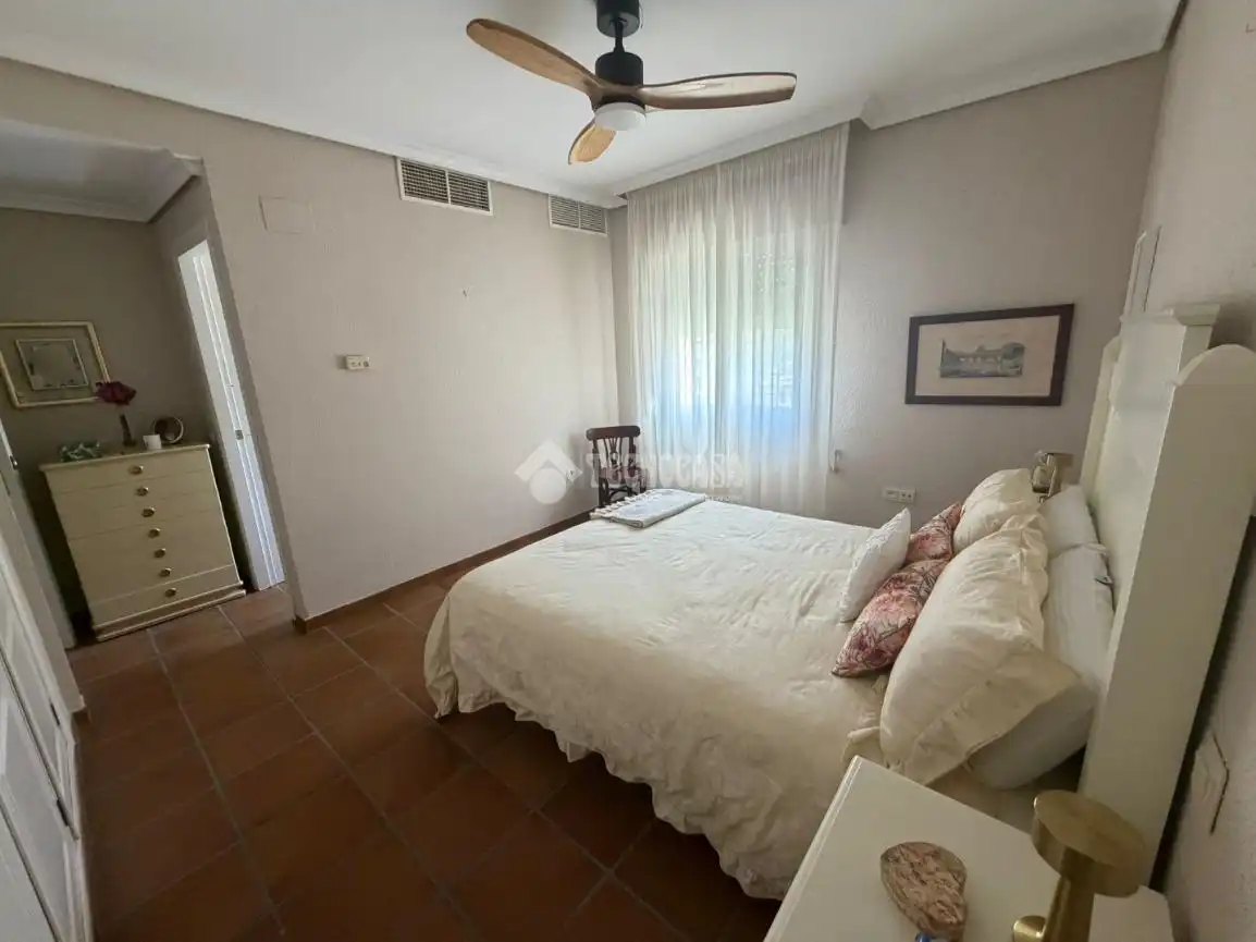 Habitación de Casa o chalet en venta en Badajoz con Aire acondicionado, Jardín privado y Piscina