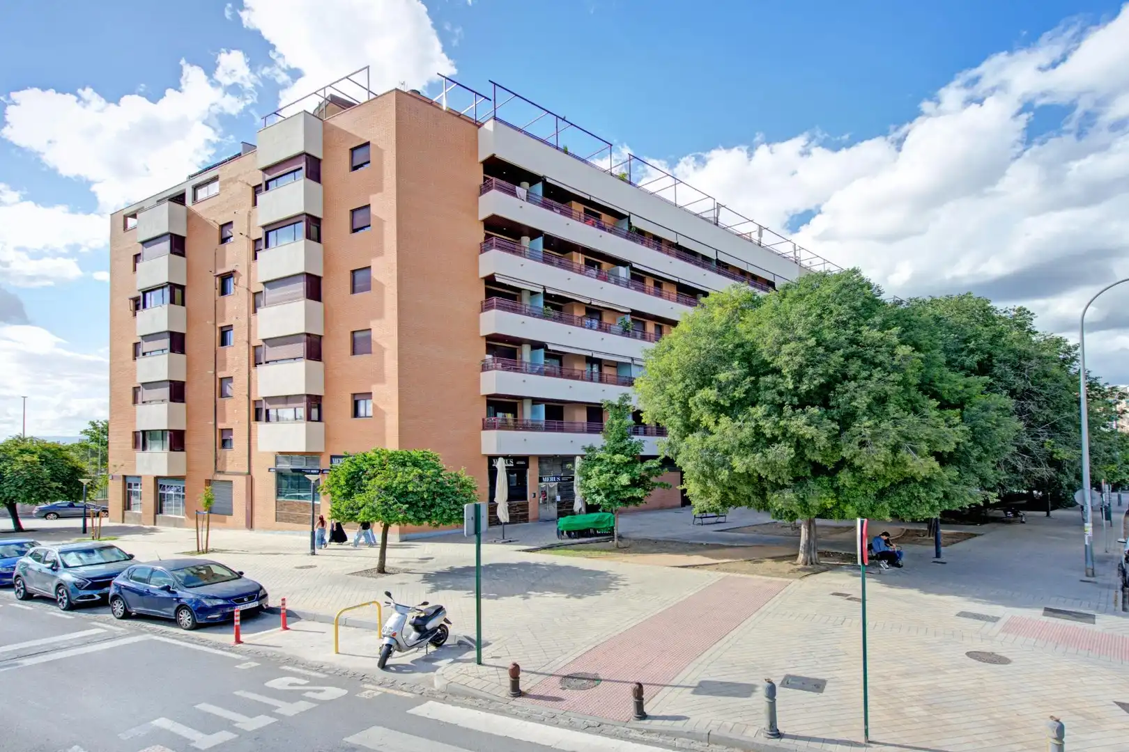 Exterior view of Flat for sale in Granada  with Air Conditioner, Heating and Terrace