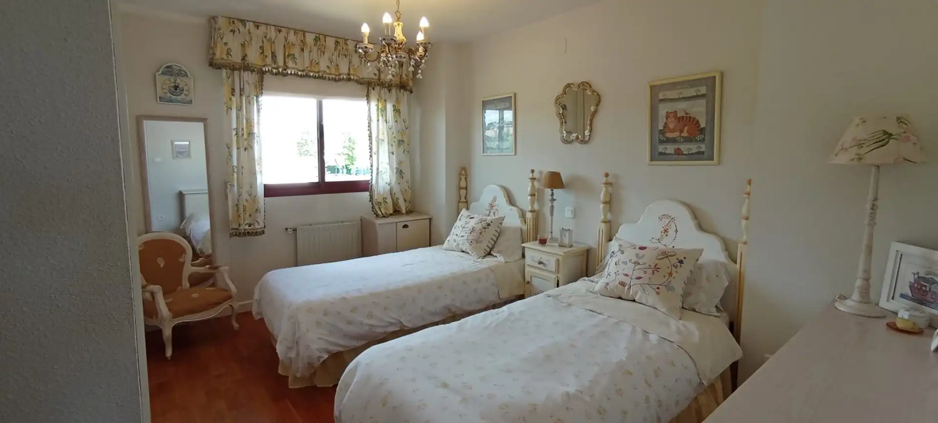 Dormitori de Casa adosada en venda en Simancas amb Calefacció, Jardí privat i Parquet