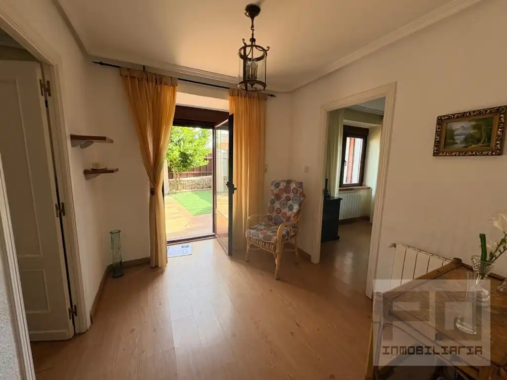 Sala de estar de Planta baja de alquiler en Las Navas del Marqués 