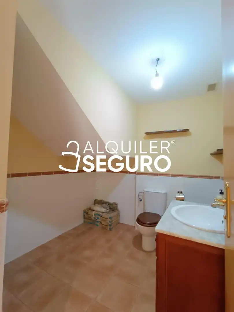 Bany de Casa o xalet de lloguer en Aranjuez amb Calefacció, Terrassa i Traster