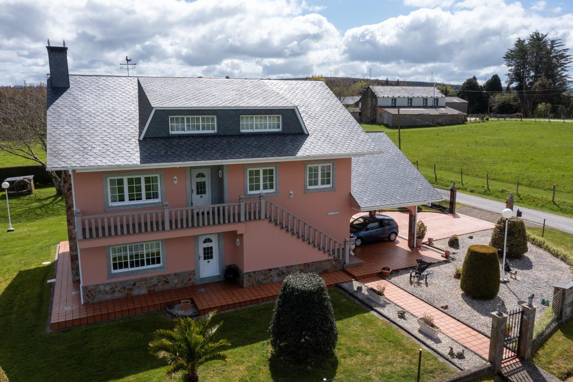 Vista exterior de Casa o xalet en venda en As Pontes de García Rodríguez  amb Jardí privat