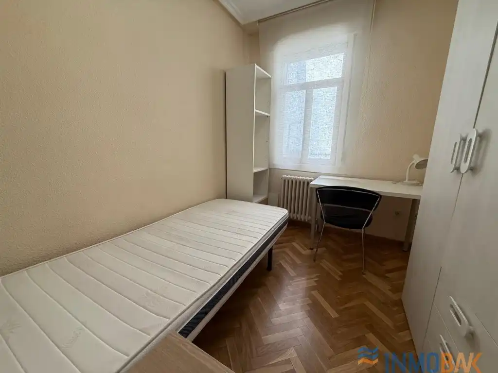 Flat with terrace to rent in San Bernardo - Carmelitas - Campus, imagen 12