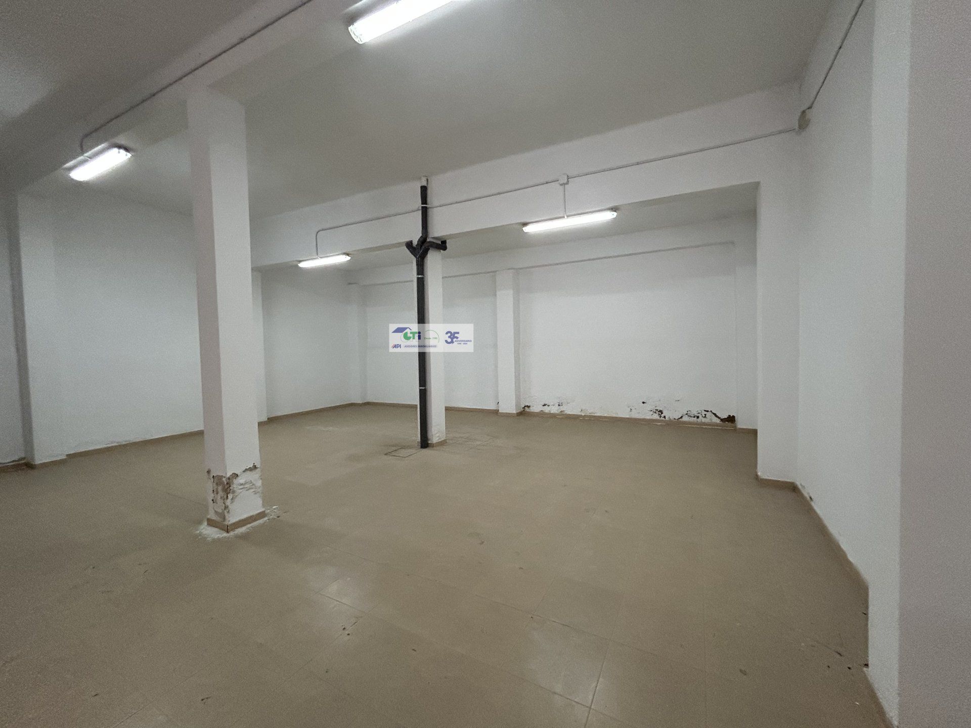 Premises for sale in  Zaragoza Capital