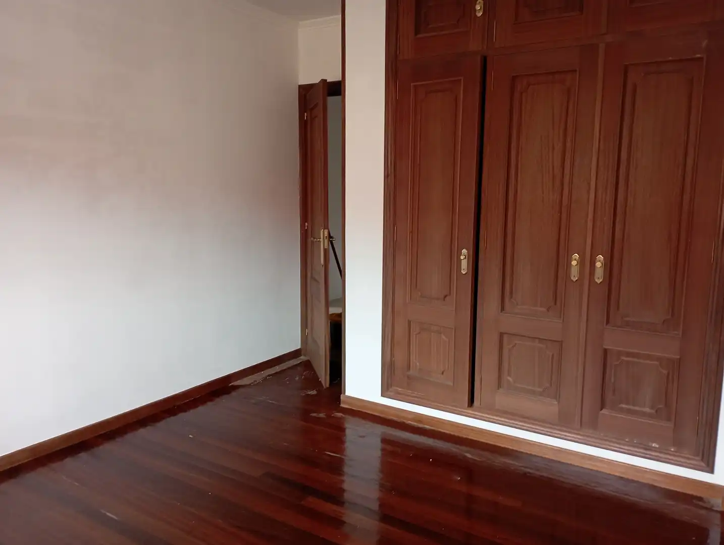 Habitación de Edificio en venta en Teo