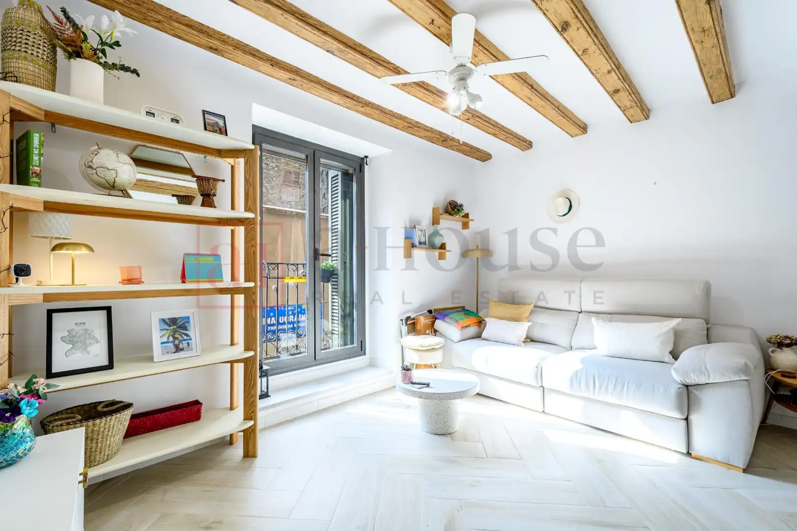 Living room of Flat for sale in Barcelona  with Air Conditioner, Heating and Storage room