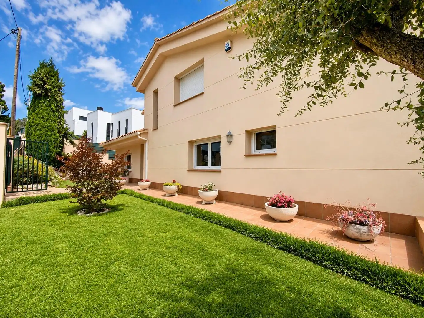 Vista exterior de Casa o xalet en venda en Teià amb Aire condicionat, Calefacció i Jardí privat