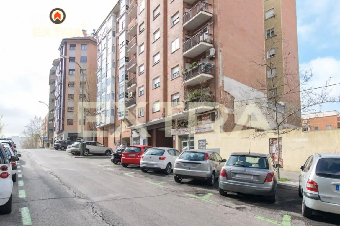 Local comercial en venta en Calle Pamplona