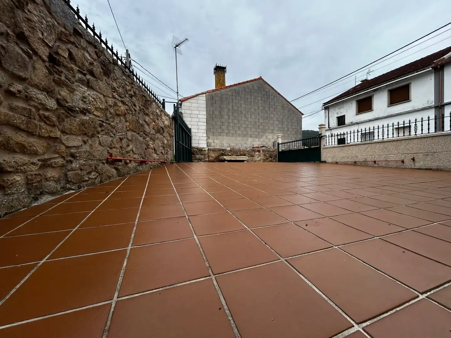 Vista exterior de Casa o chalet en venta en Vilagarcía de Arousa con Calefacción, Jardín privado y Parquet