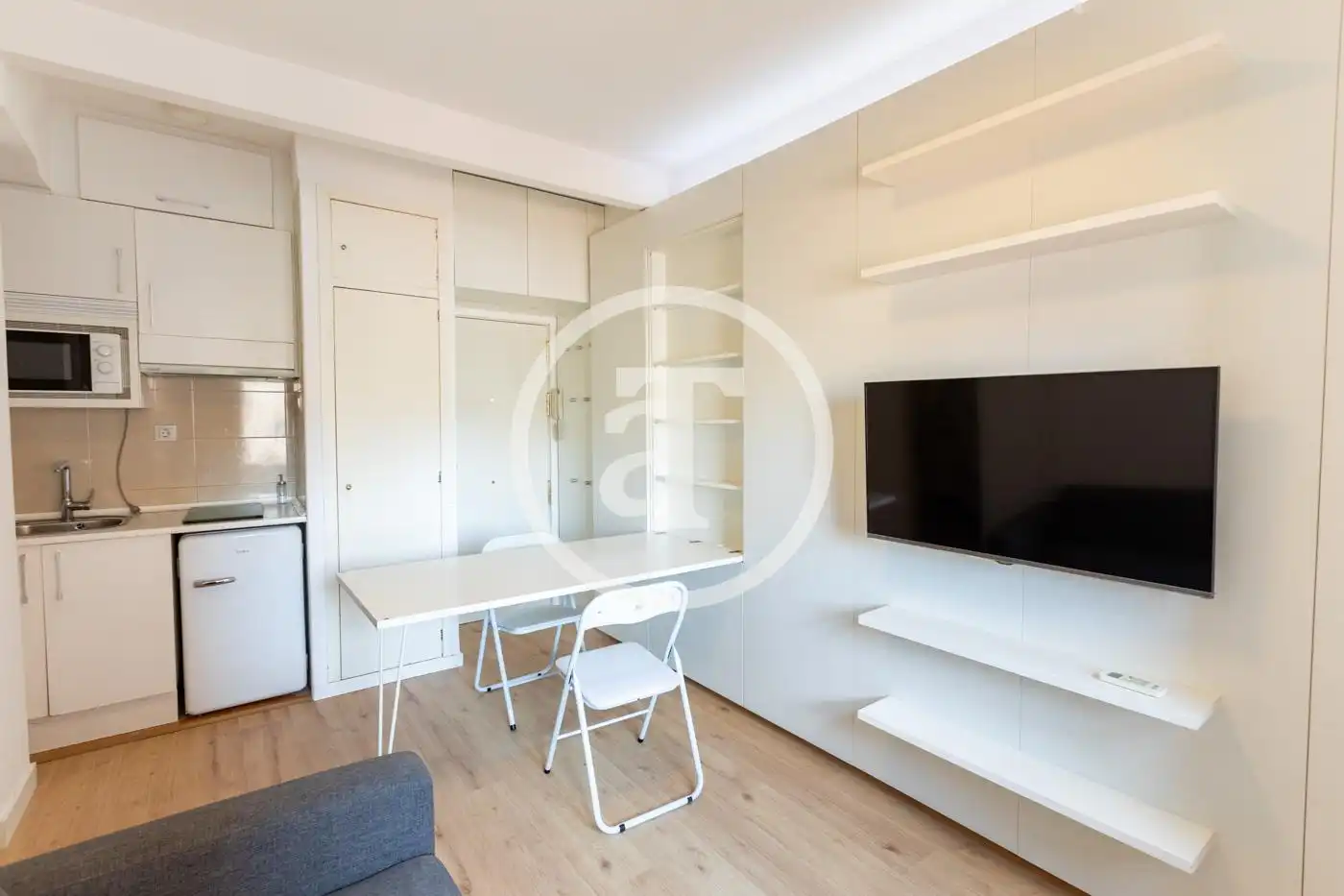 Living room of Study for rent in Madrid  with Air Conditioner, Heating and Furnished