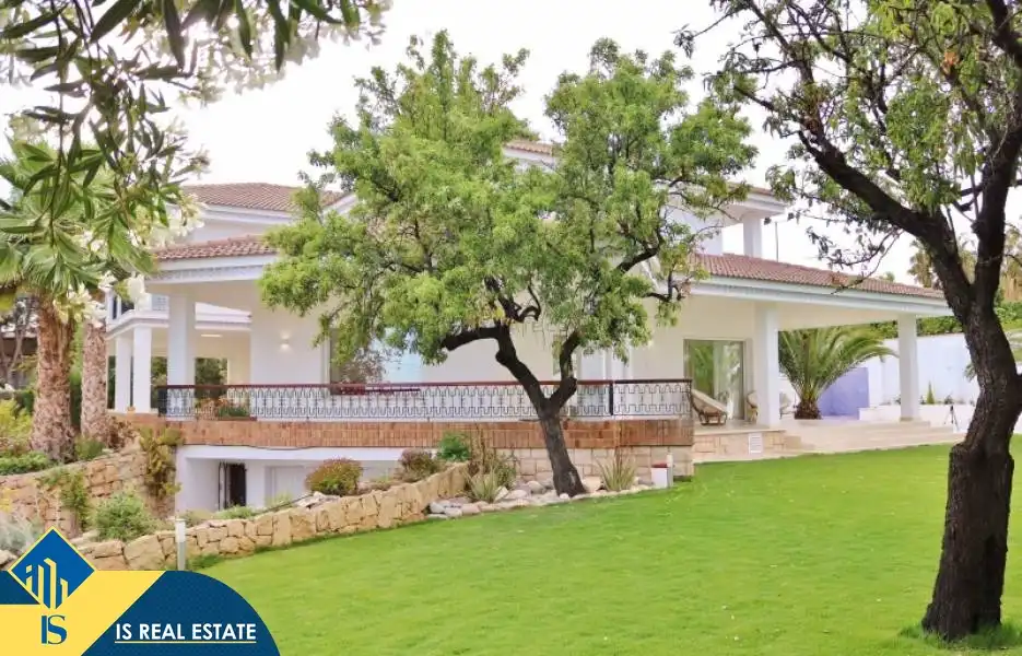 Vista exterior de Casa o xalet en venda en Alicante / Alacant amb Terrassa, Moblat i Piscina comunitària