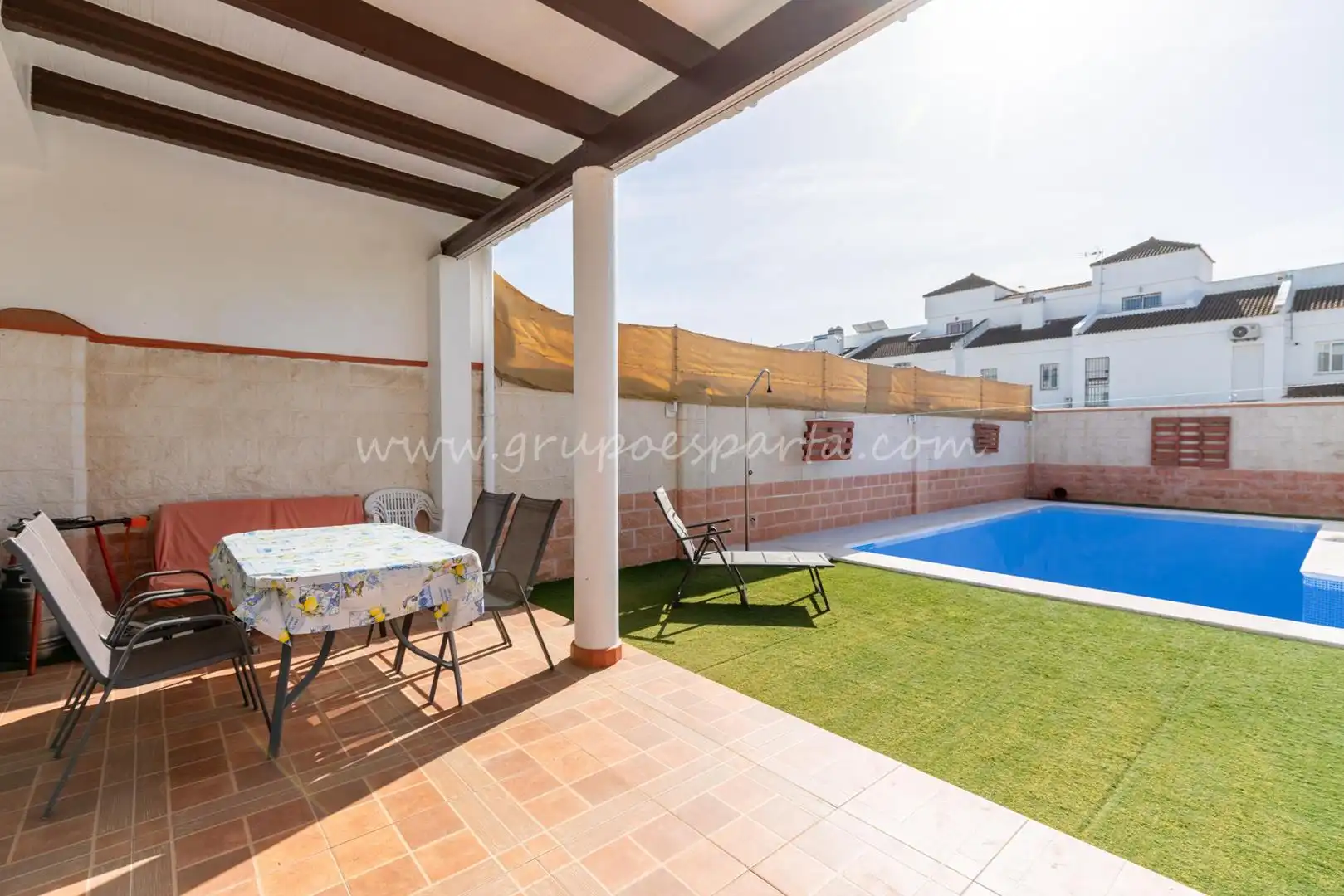 Jardí de Casa adosada en venda en Huévar del Aljarafe amb Aire condicionat, Jardí privat i Traster