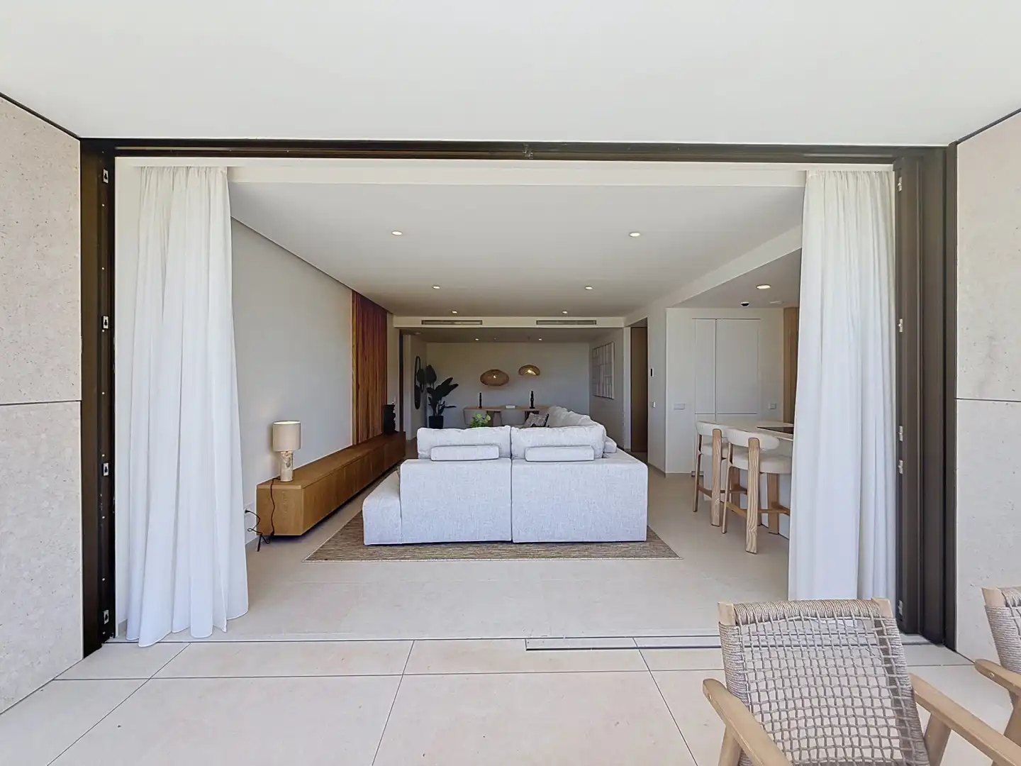 Living room of Apartments for sale in Benahavís  with Air Conditioner, Terrace and Storage room