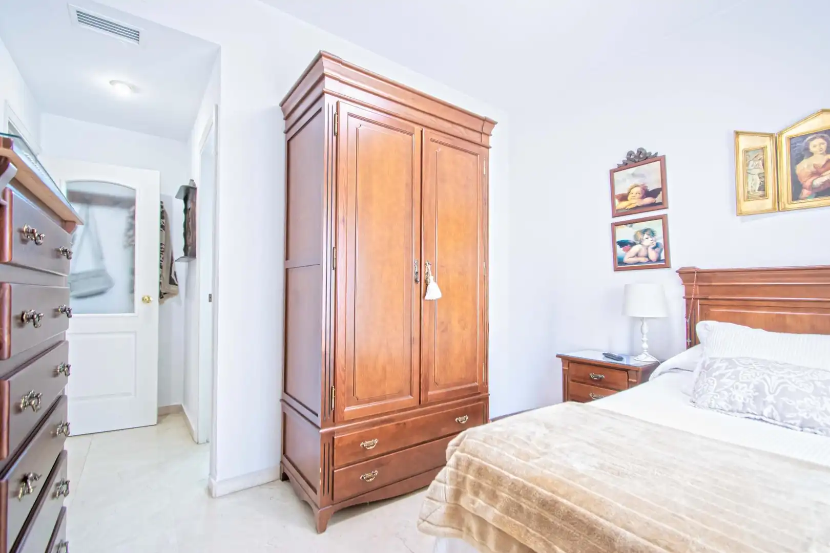 Flat for sale in Avenida ALCALDE LUIS URUÑUELA, Urbadiez - Entrepuentes