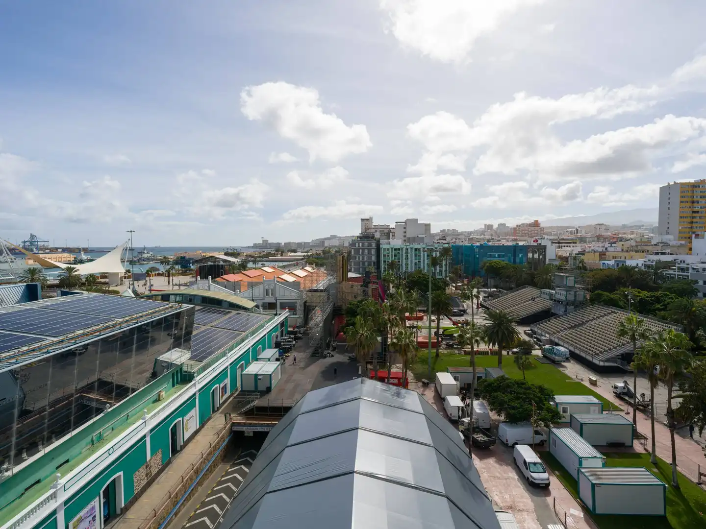 Vista exterior de Àtic en venda en Las Palmas de Gran Canaria amb Aire condicionat, Terrassa i Traster