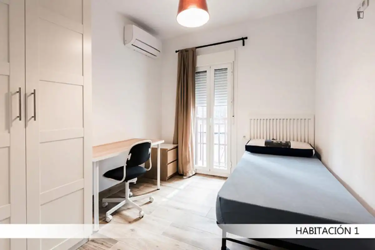Habitació a Doctor Barraquer - G. Renfe - Policlínico