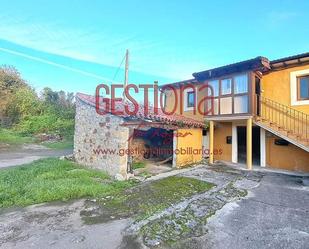 Vista exterior de Casa o xalet en venda en Ribamontán al Monte amb Jardí privat