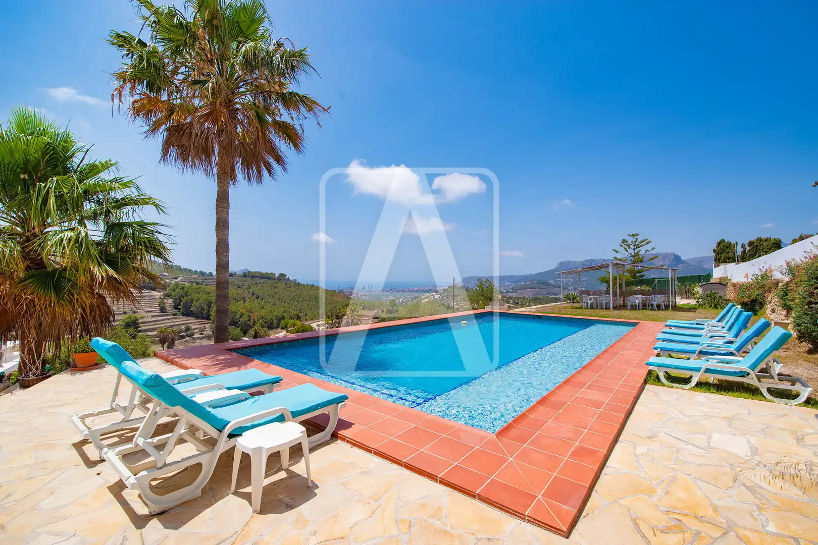 Casa rústica con piscina en venta en Benissa pueblo