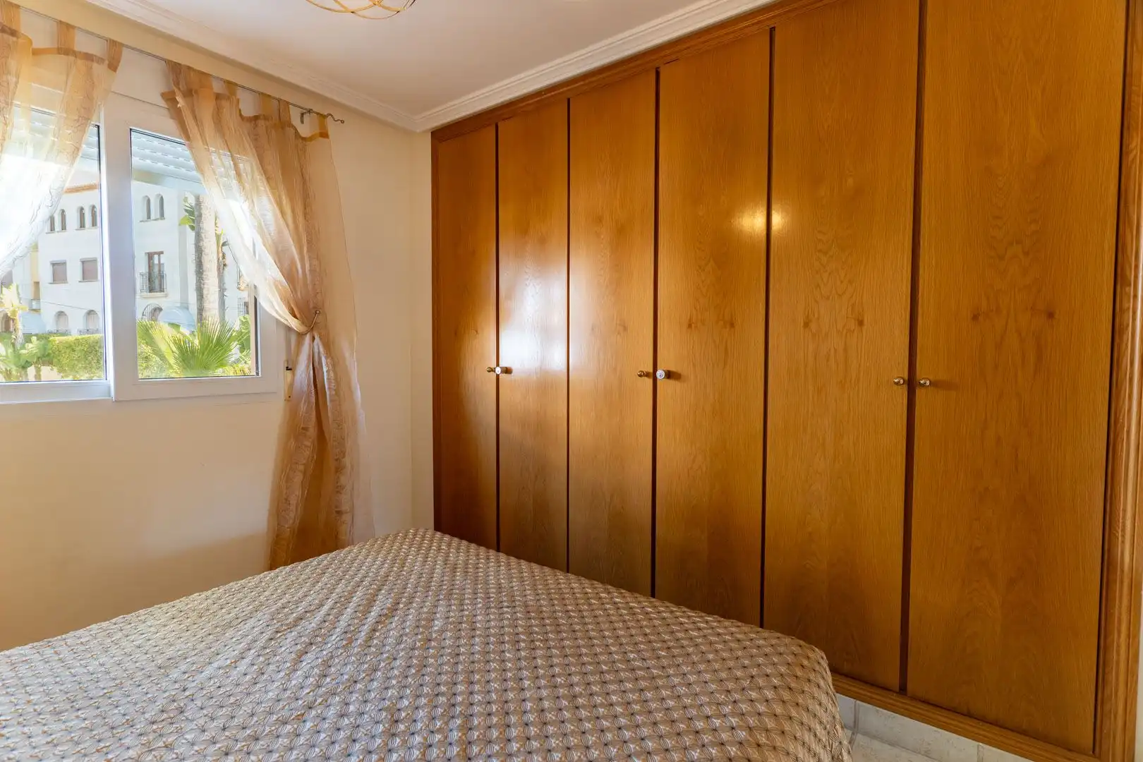 Habitación de Casa adosada en venta en Jávea / Xàbia con Aire acondicionado, Calefacción y Jardín privado