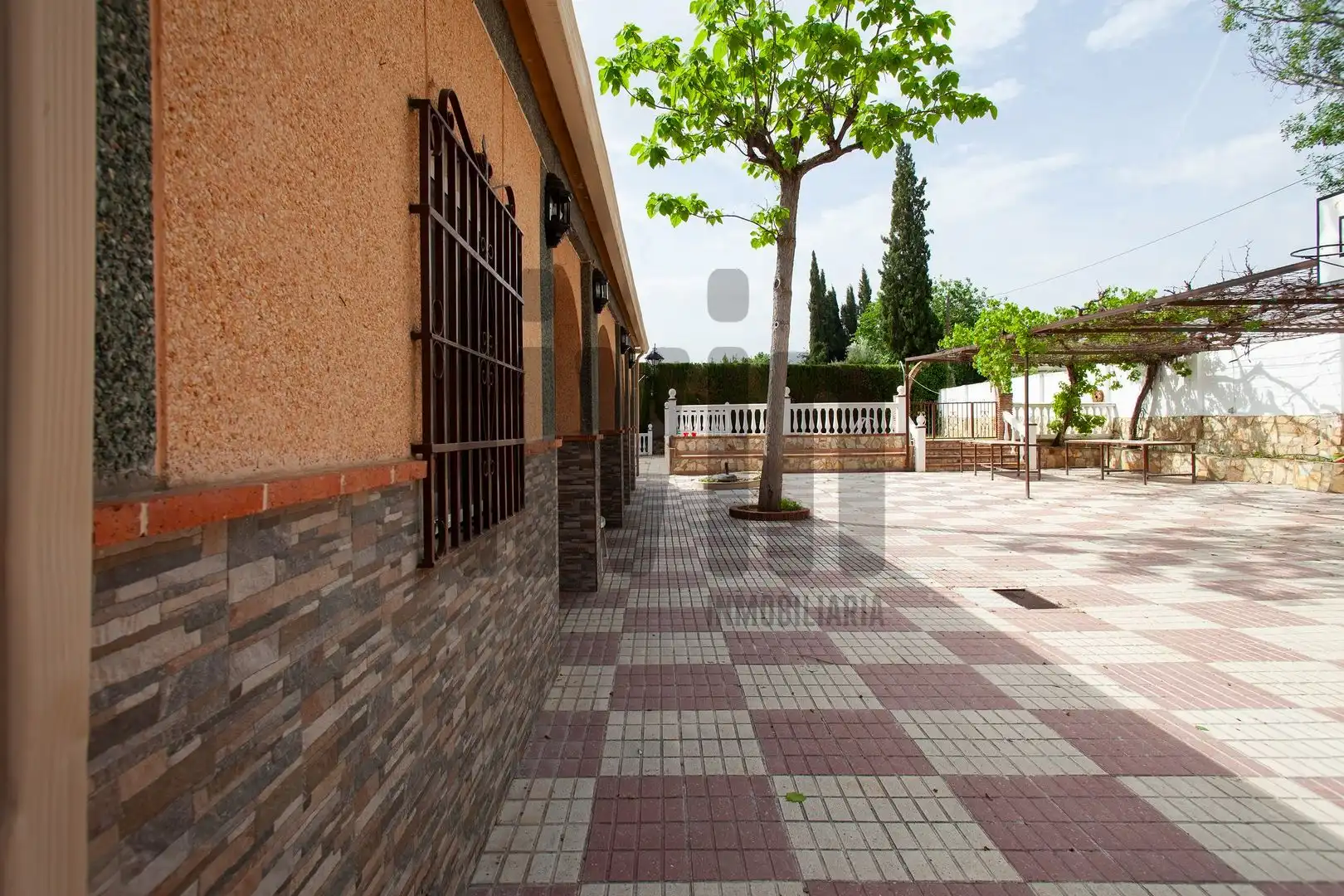 Terrassa de Casa o xalet en venda en Jaén amb Aire condicionat, Calefacció i Jardí privat