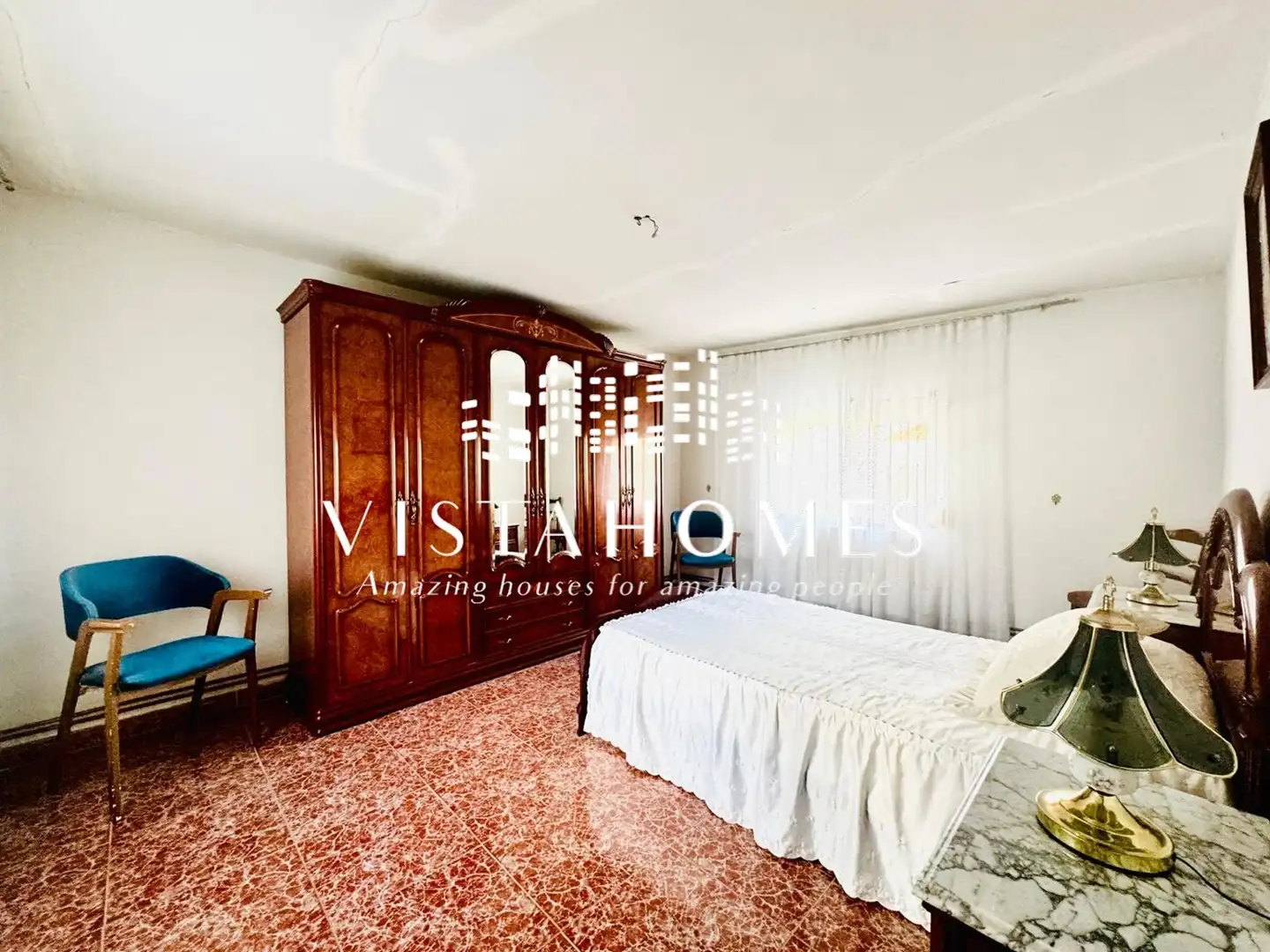 Habitación de Casa adosada en venta en Chinchón con Calefacción, Jardín privado y Terraza