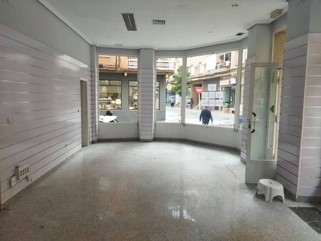 Local comercial en Alquiler en Centro