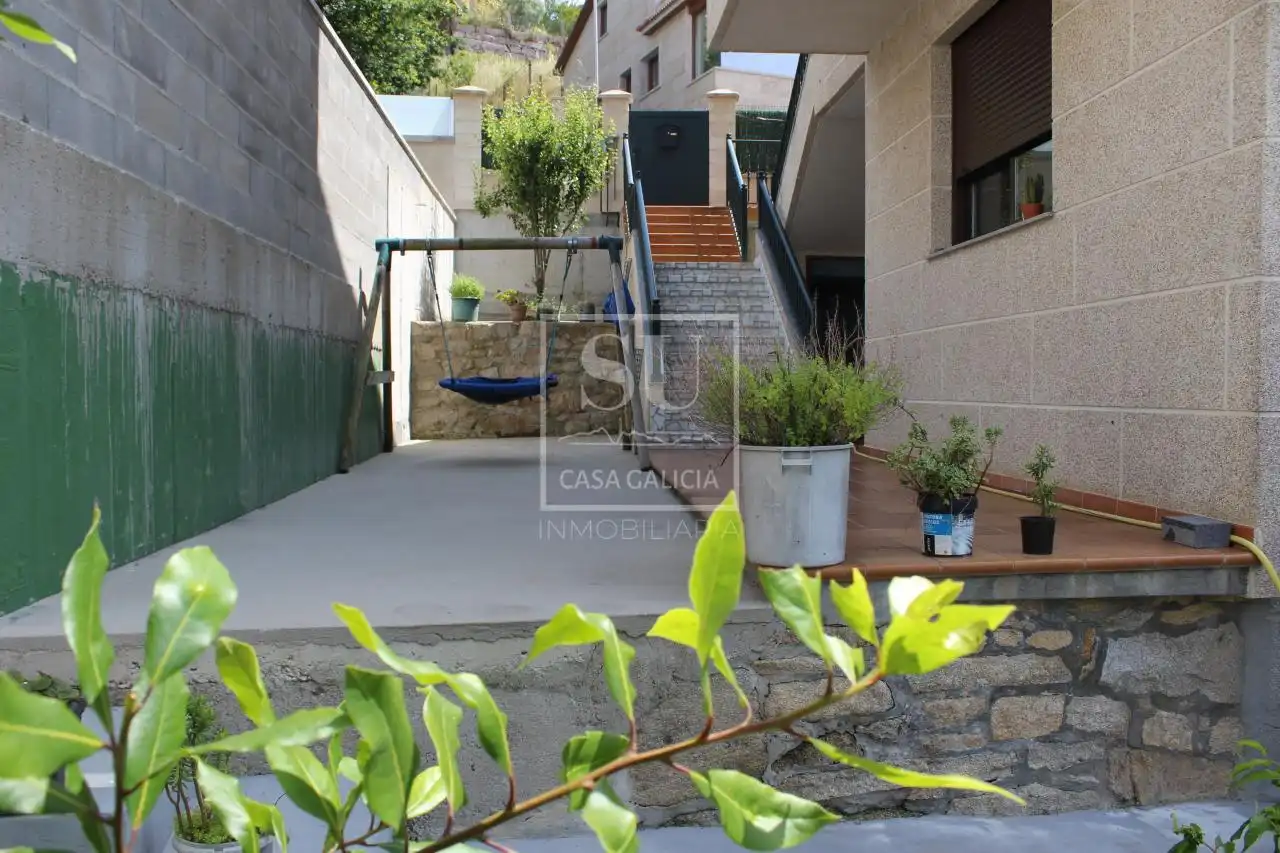 Terrassa de Casa o xalet en venda en Baiona amb Calefacció i Jardí privat