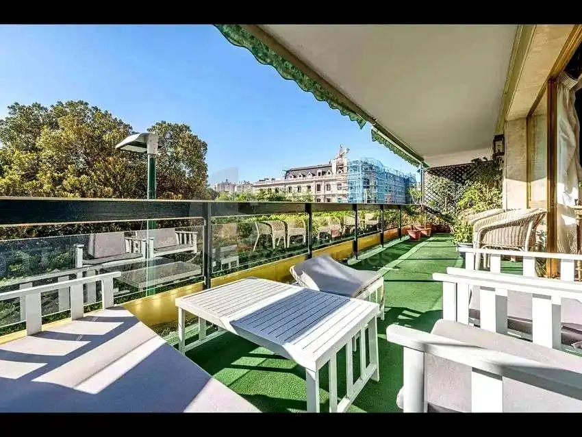 Flat with pool for sale in Paseo Reding